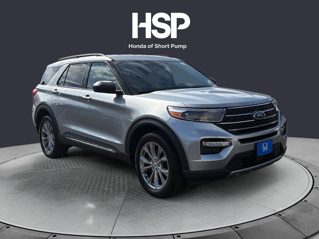 Used 2022 Ford Explorer XLT w/ Equipment Group 202A AWD/4WD image 7
