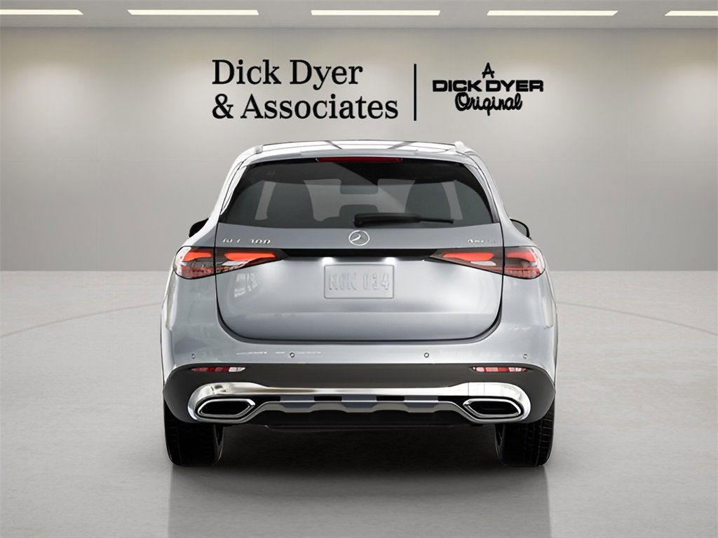 Used 2025 Mercedes-Benz GLC 300 4MATIC image 14