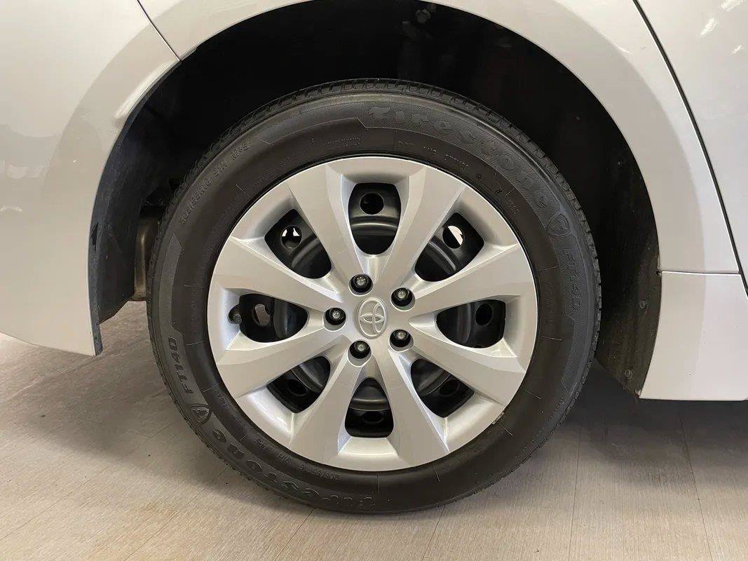 Used 2025 Toyota Corolla LE FWD image 45
