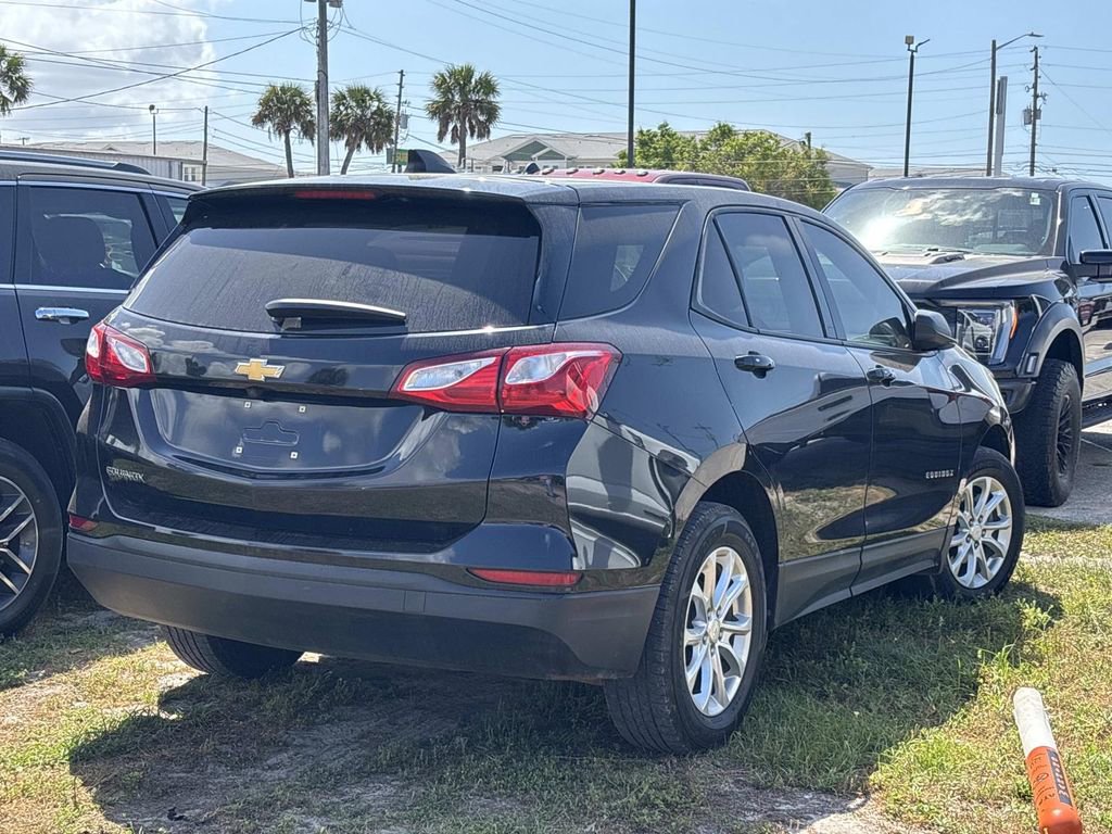 Used 2019 Chevrolet Equinox LS w/ LS Convenience Package image 3