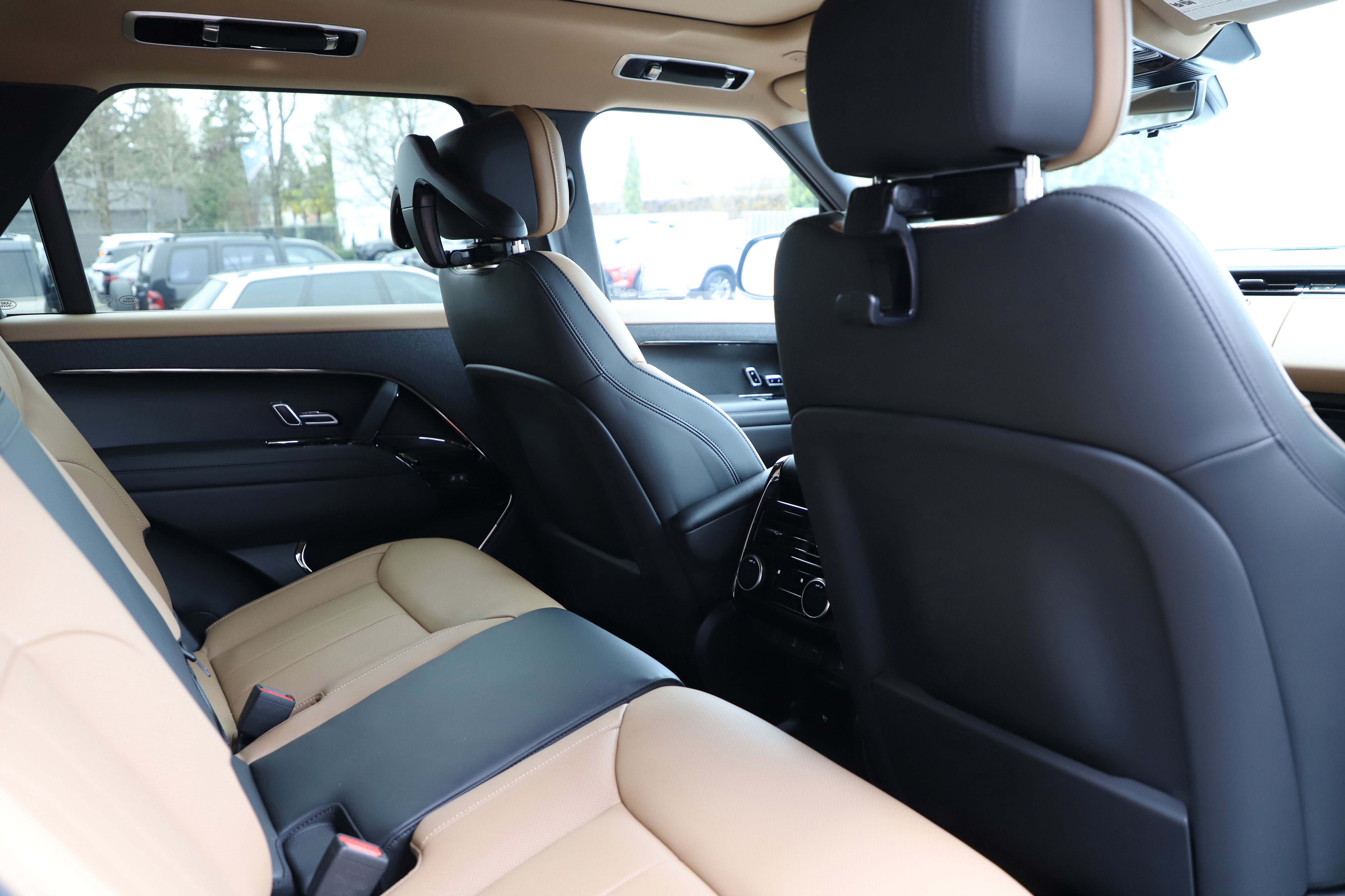 New 2026 Land Rover Range Rover Sport Dynamic SE AWD/4WD image 9