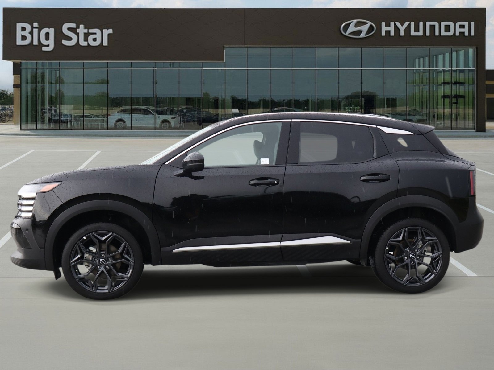 Used 2025 Nissan Kicks SR image 2