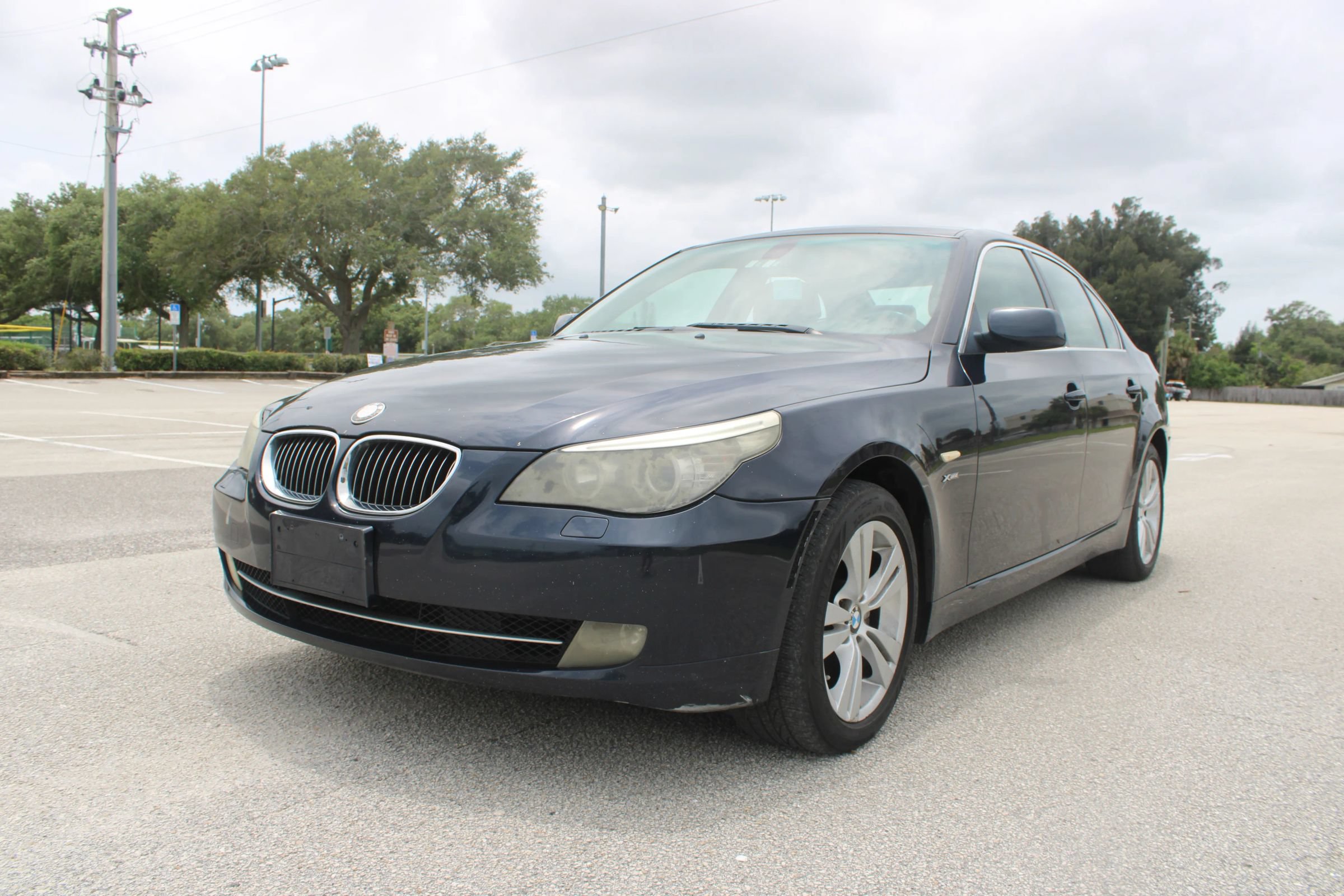 Used 2010 BMW 528i xDrive Sedan AWD/4WD image 3
