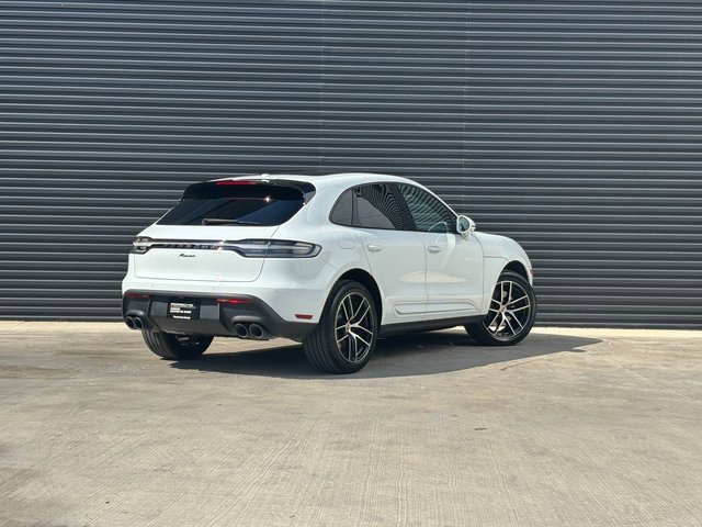 Certified 2025 Porsche Macan image 7