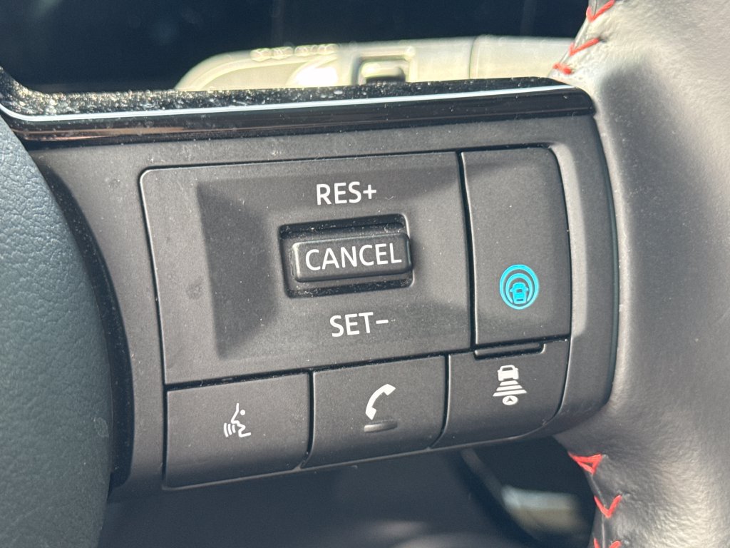 Used 2025 Nissan Kicks SR AWD/4WD image 27