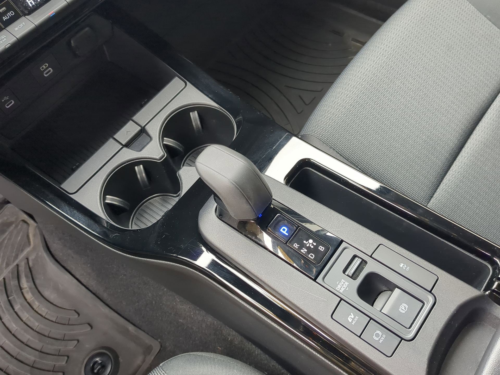 Used 2023 Toyota Prius LE image 21