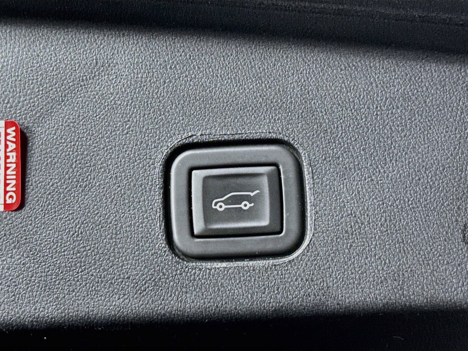 Used 2024 Cadillac Lyriq Luxury AWD/4WD image 43