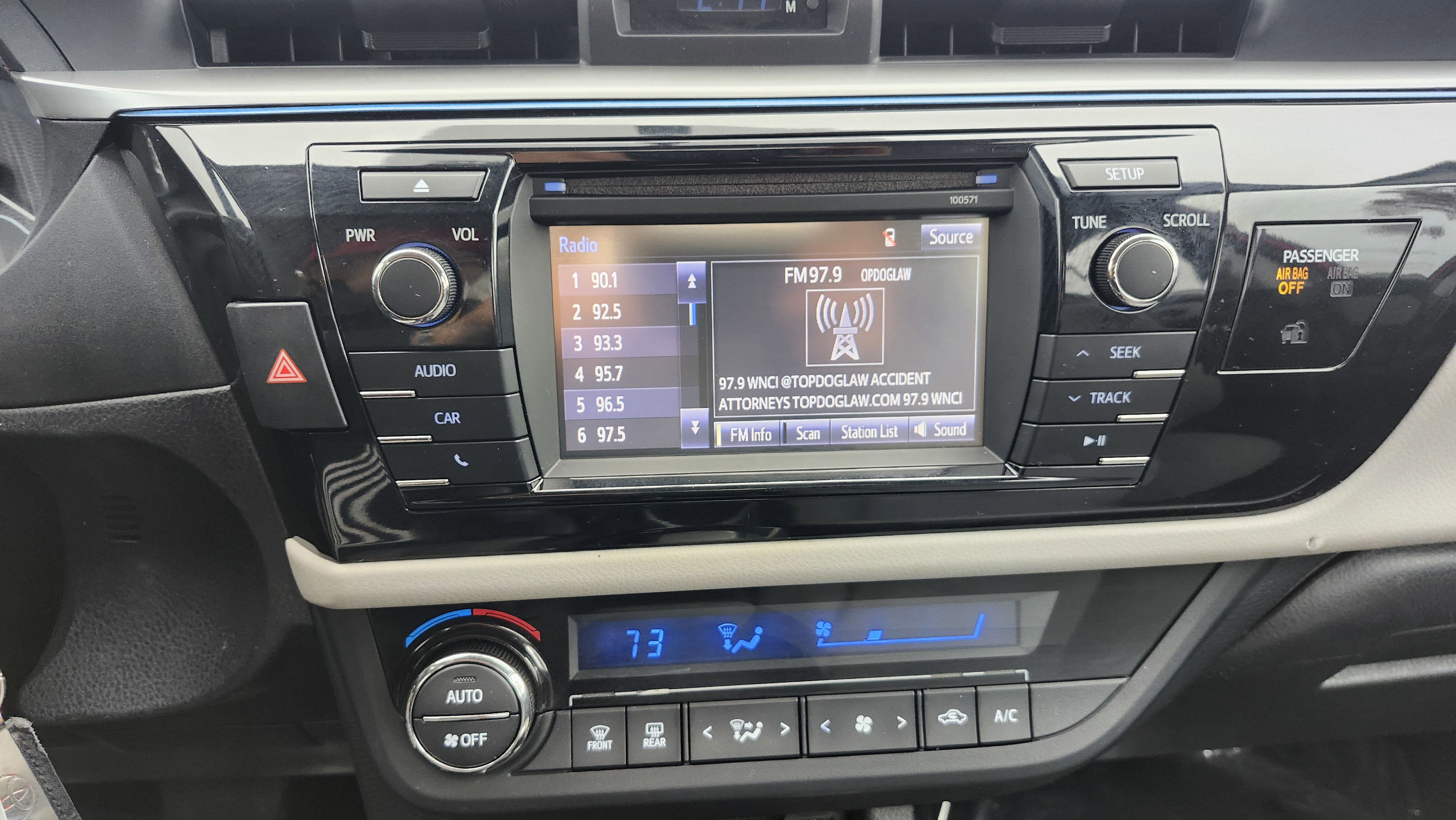 Used 2016 Toyota Corolla LE image 18