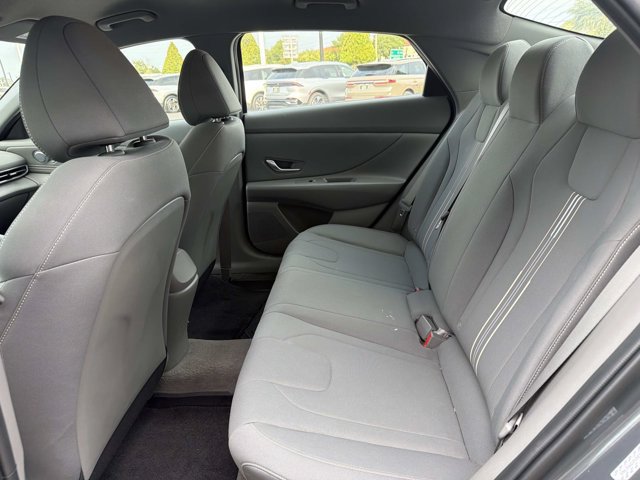 Used 2023 Hyundai Elantra SEL w/ Convenience Package FWD image 15