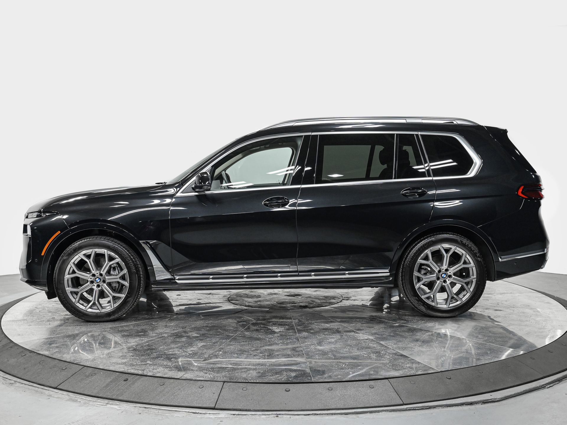 Used 2026 BMW X7 xDrive40i image 2