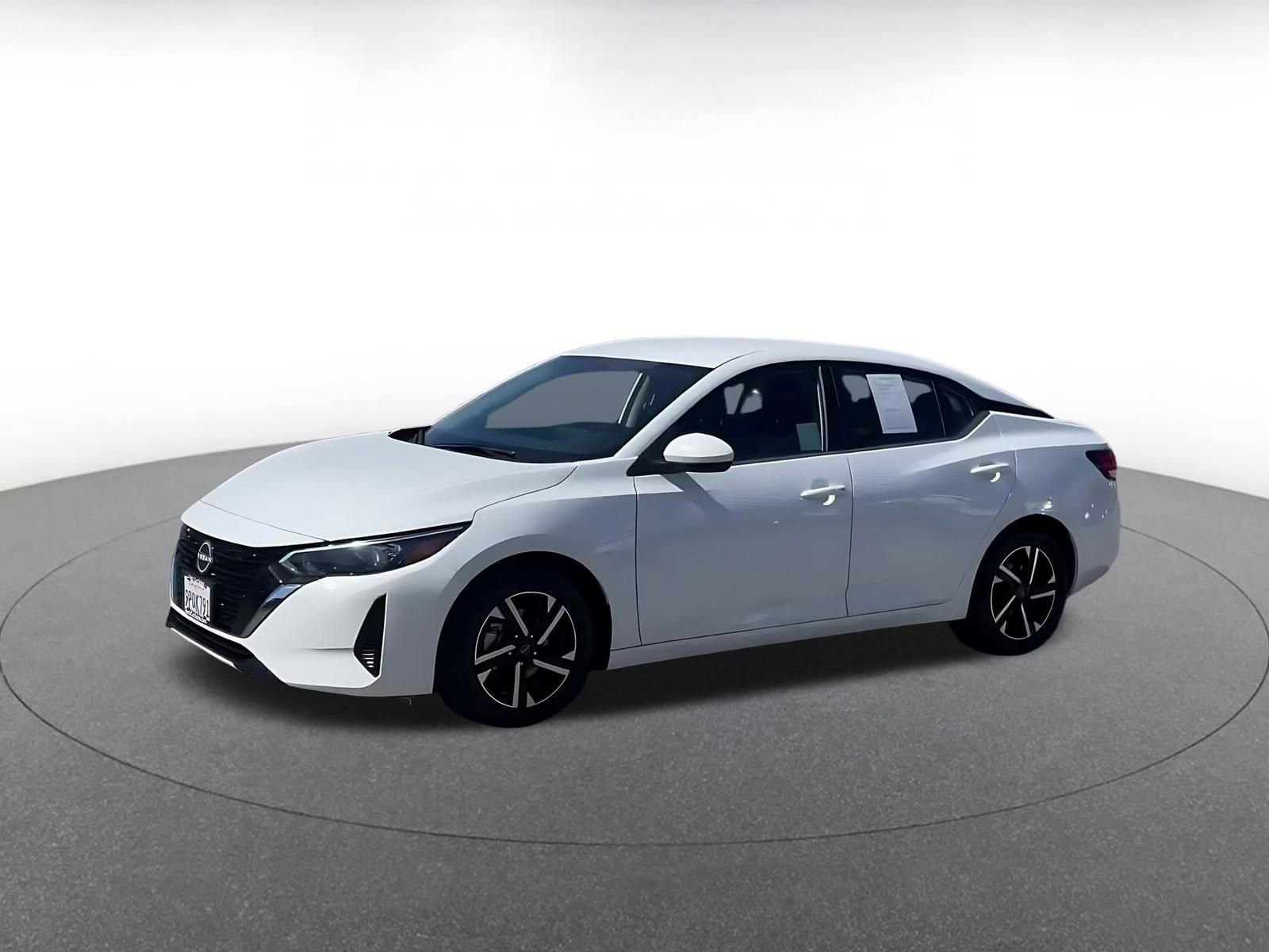 Used 2025 Nissan Sentra SV image 8