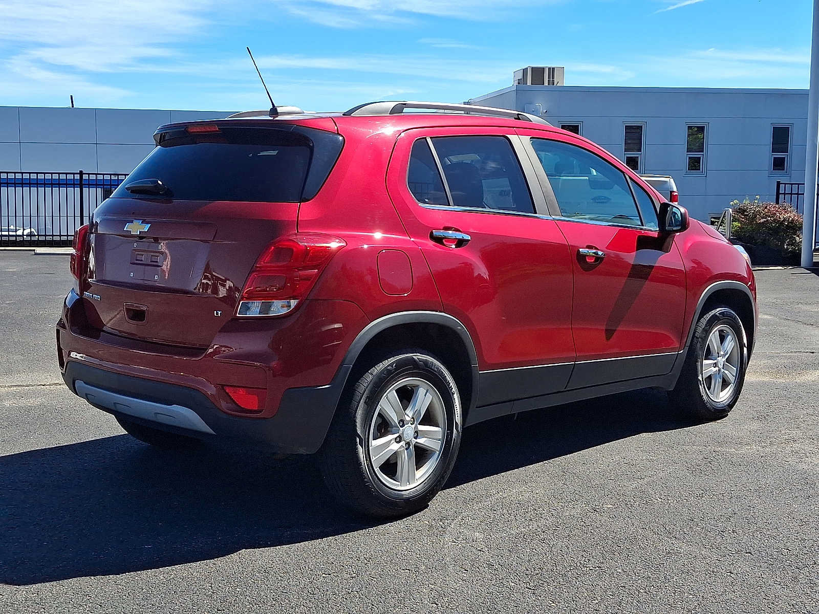 Used 2019 Chevrolet Trax LT w/ LT Convenience Package AWD/4WD image 6