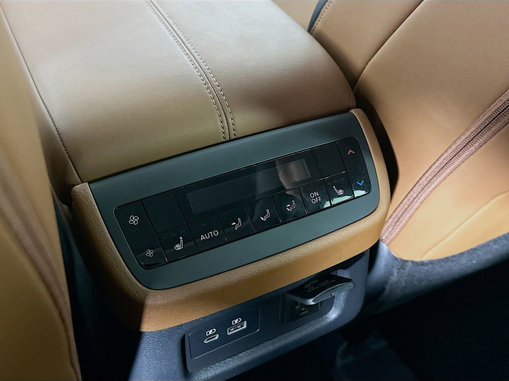 New 2025 Nissan Pathfinder Platinum image 34