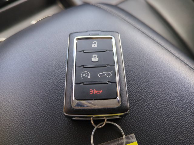 Used 2023 Jeep Grand Cherokee Limited w/ Black Appearance Package AWD/4WD image 30