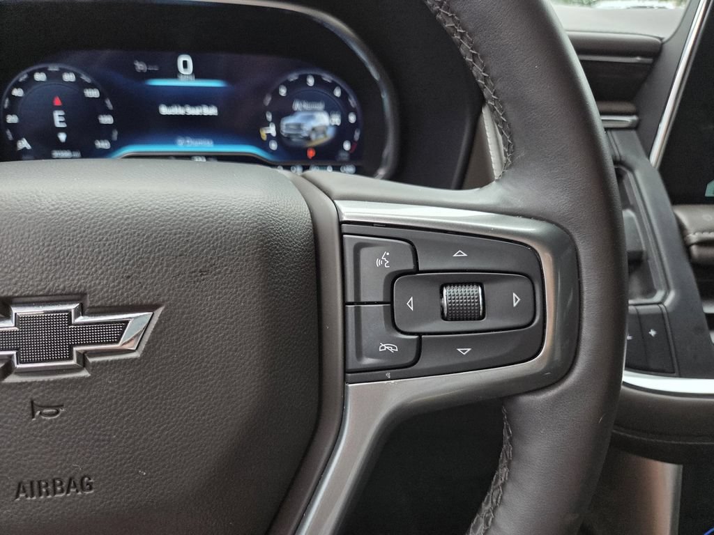 Used 2024 Chevrolet Suburban Z71 w/ Luxury Package AWD/4WD image 28