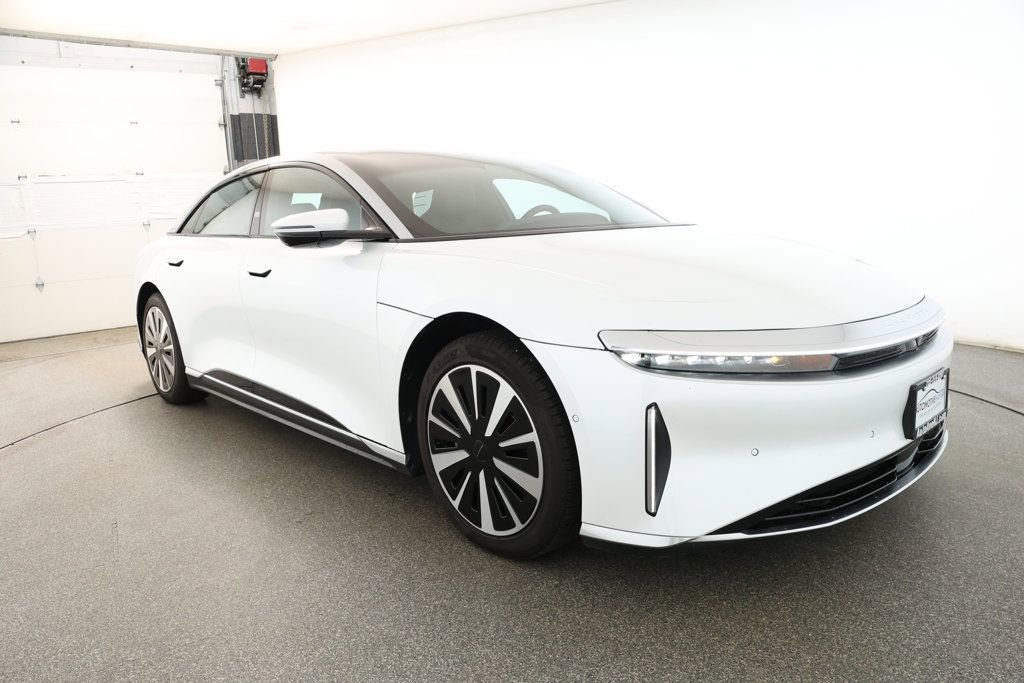 Used 2023 Lucid Air Touring image 3