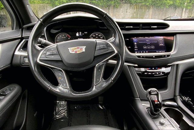 Used 2020 Cadillac XT5 Premium Luxury AWD/4WD image 4