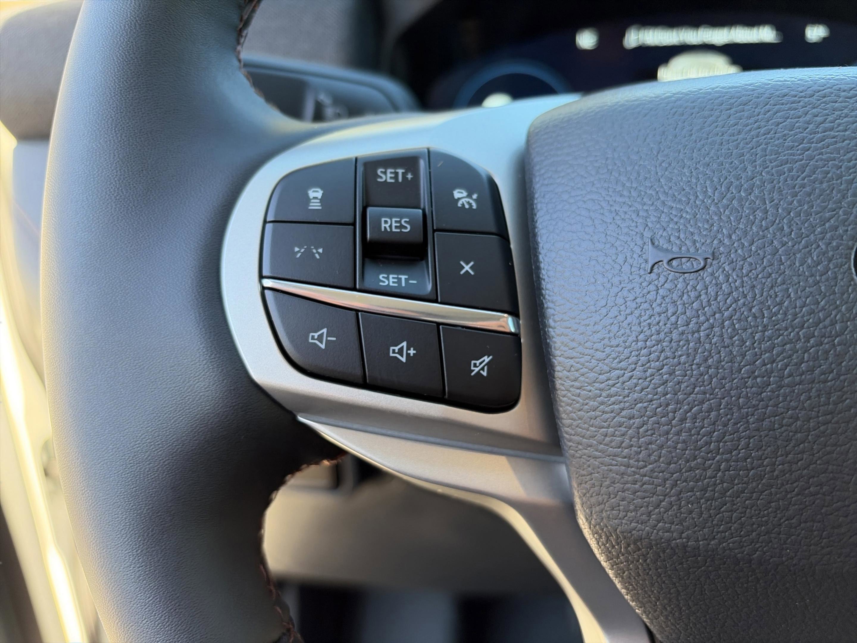 New 2026 Ford Explorer Active w/ Active Comfort Package image 13