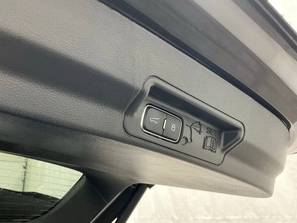 Used 2025 Ford Explorer Platinum w/ Ultimate Package AWD/4WD image 25