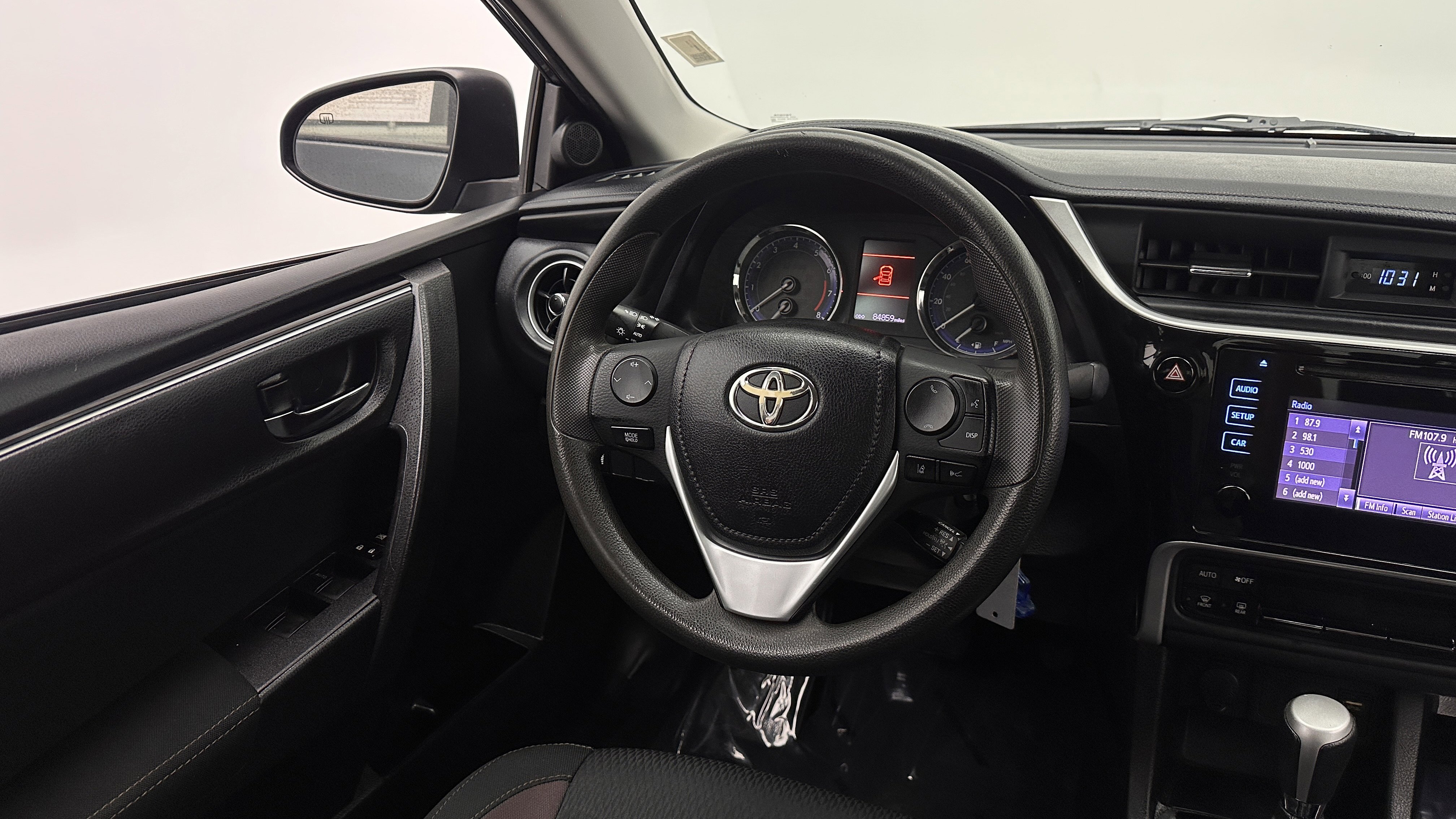 Used 2019 Toyota Corolla LE image 25