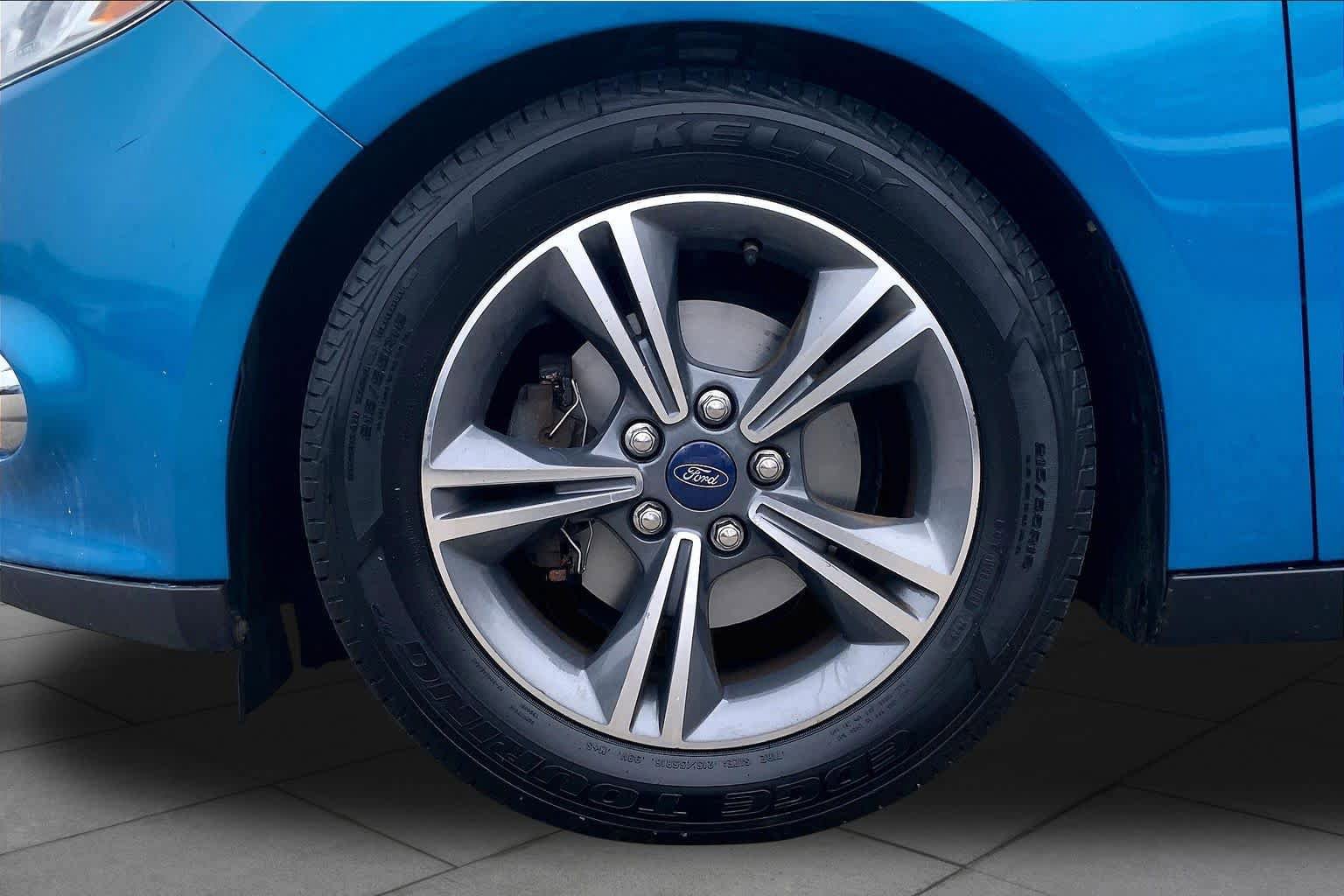Used 2014 Ford Focus SE w/ SE Sport Package FWD image 11