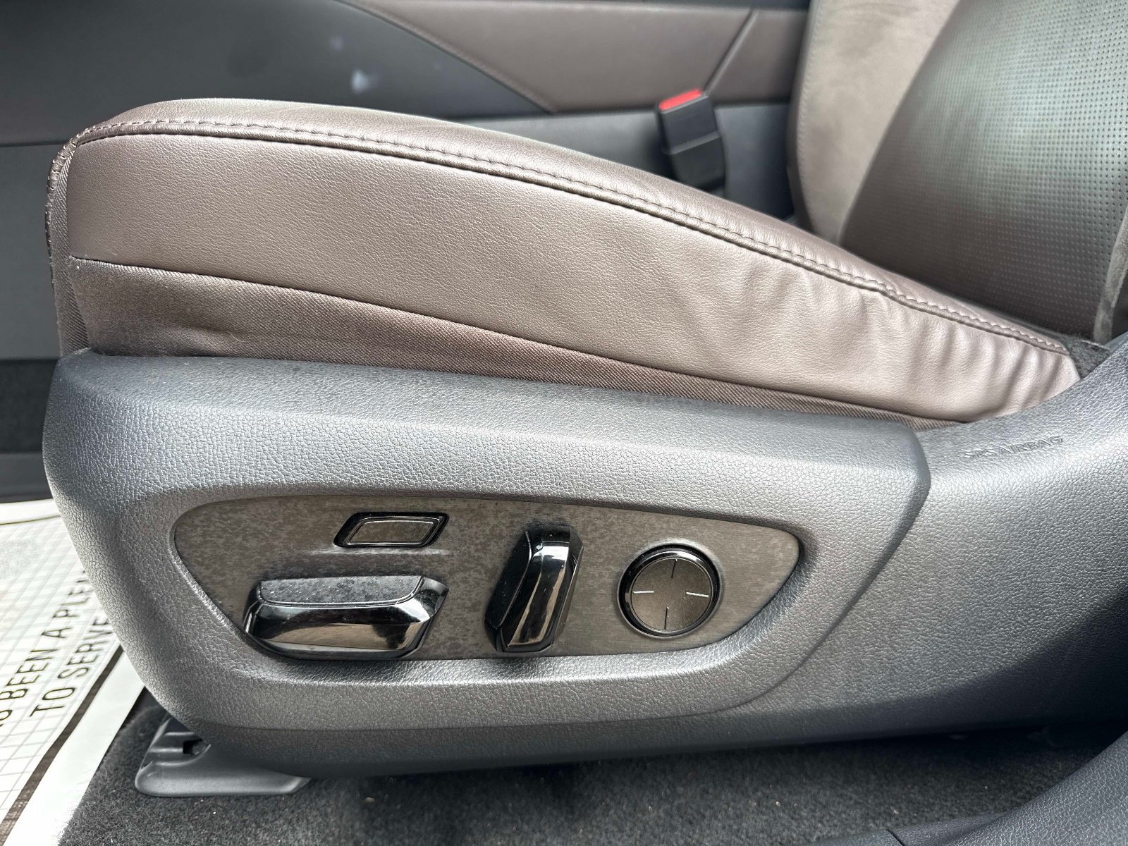 Used 2023 Lexus RX 350 FWD w/ Accessory Package (Z1) image 30
