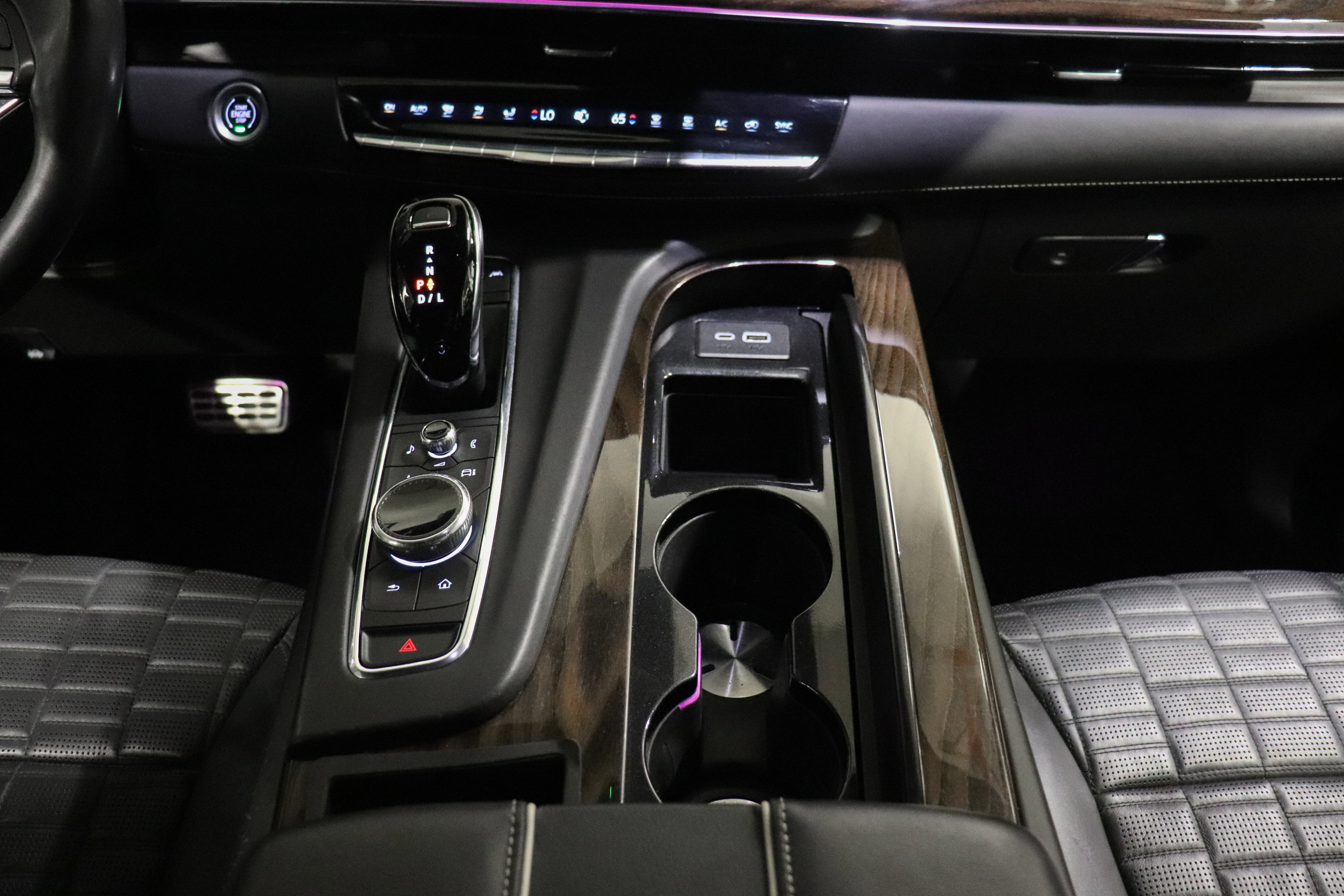 Used 2023 Cadillac Escalade ESV Sport Platinum w/ LPO, ONYX Package AWD/4WD image 32
