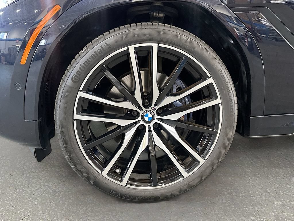 Used 2022 BMW X6 xDrive40i w/ Executive Package AWD/4WD image 32
