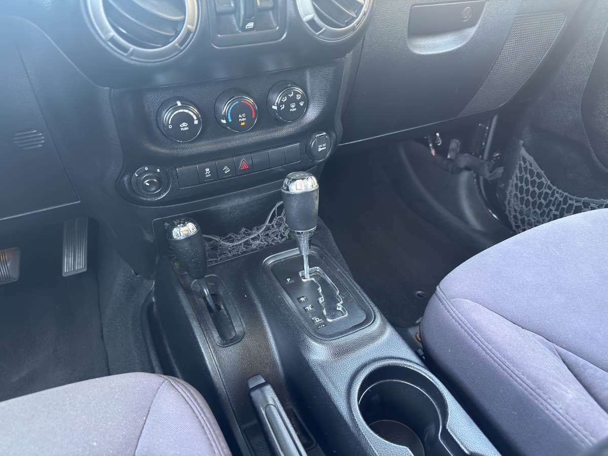 Used 2013 Jeep Wrangler Unlimited Sport image 25