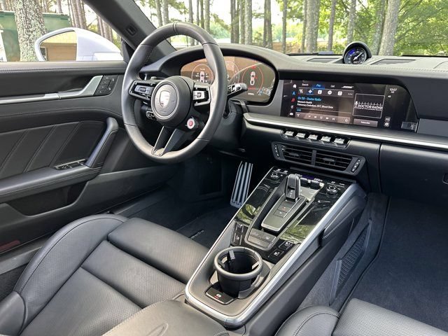 Used 2025 Porsche 911 Carrera S RWD image 18
