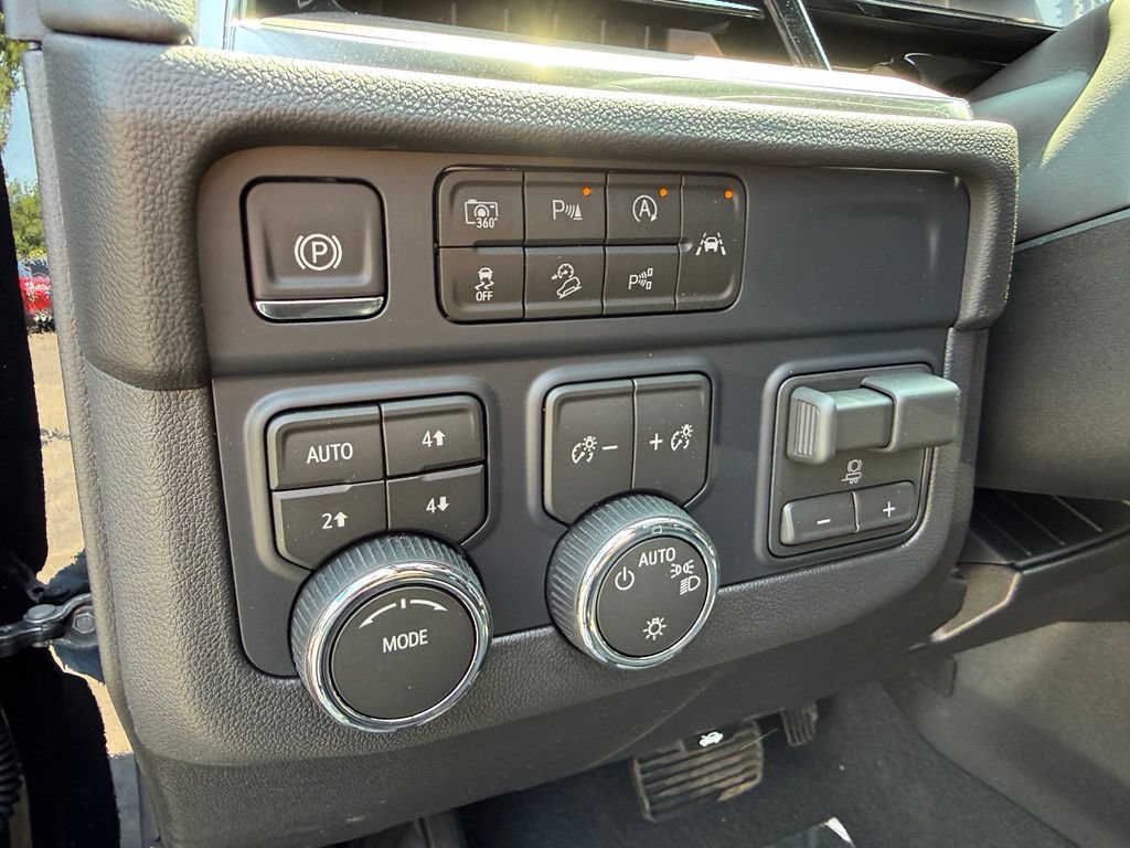New 2026 Chevrolet Tahoe LS w/ LPO, Dark Essentials Package AWD/4WD image 16