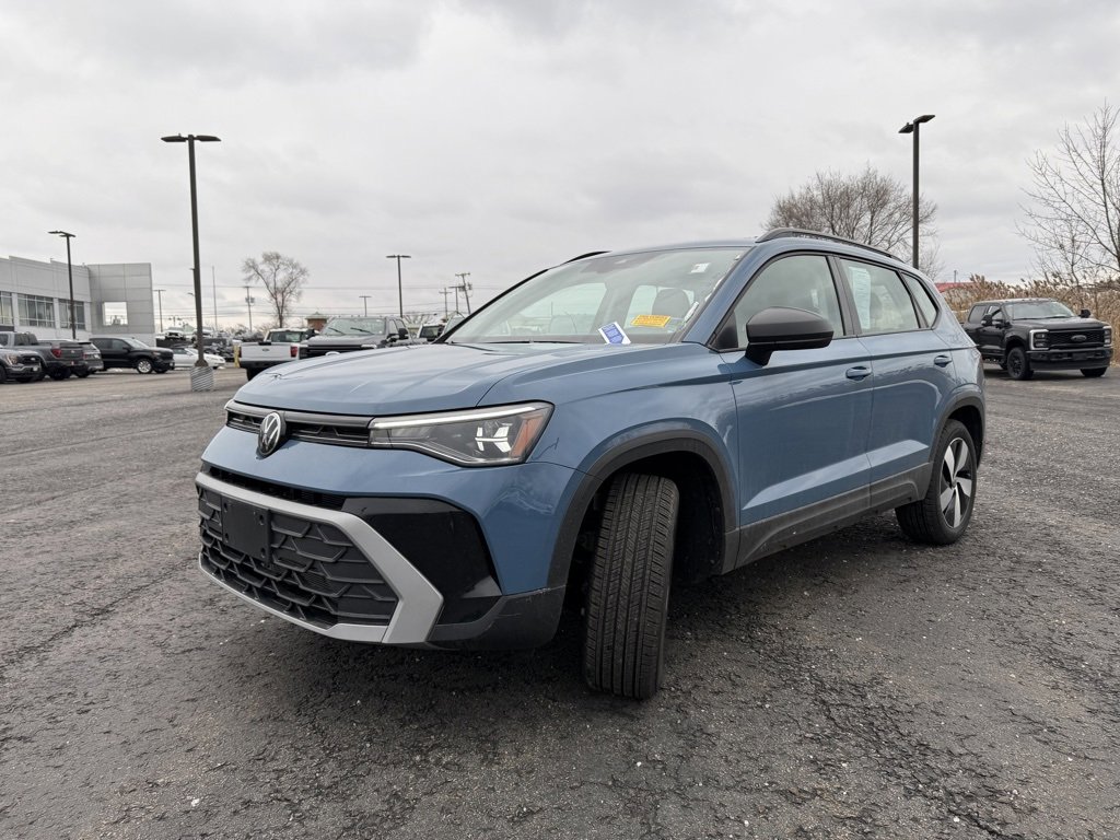 Used 2025 Volkswagen Taos S image 9