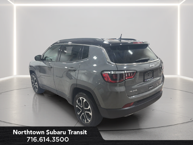 Used 2023 Jeep Compass Limited AWD/4WD image 3
