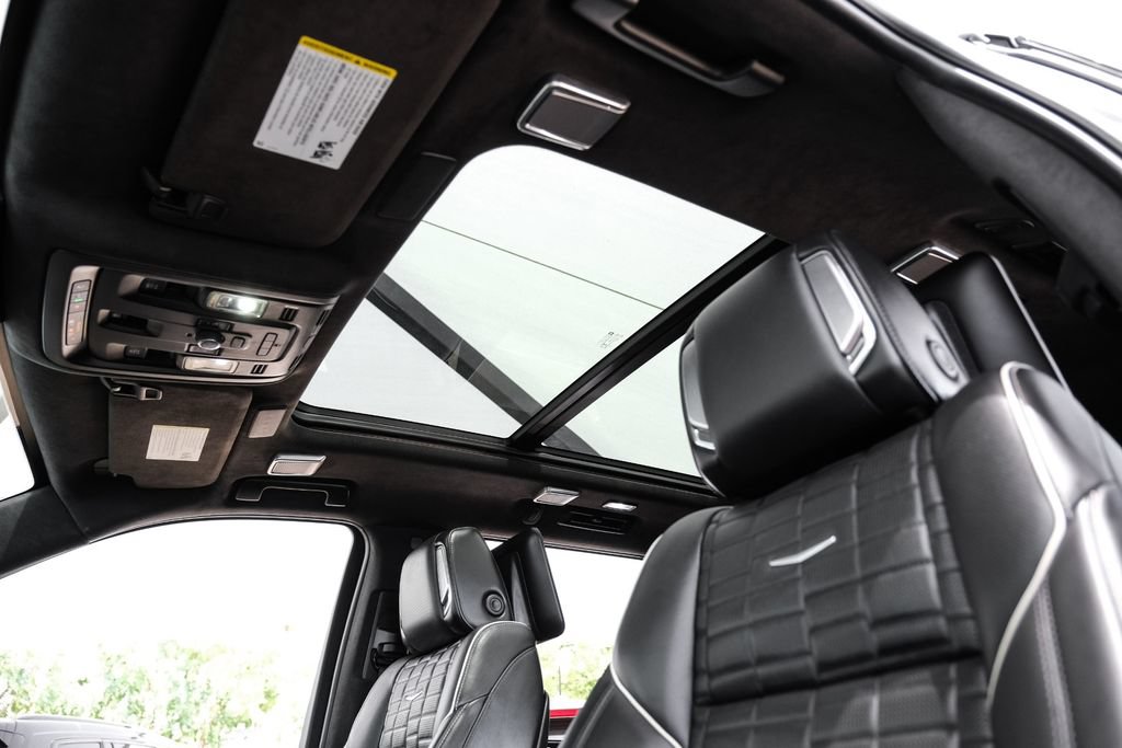 Used 2021 Cadillac Escalade Premium Luxury Platinum AWD/4WD image 4