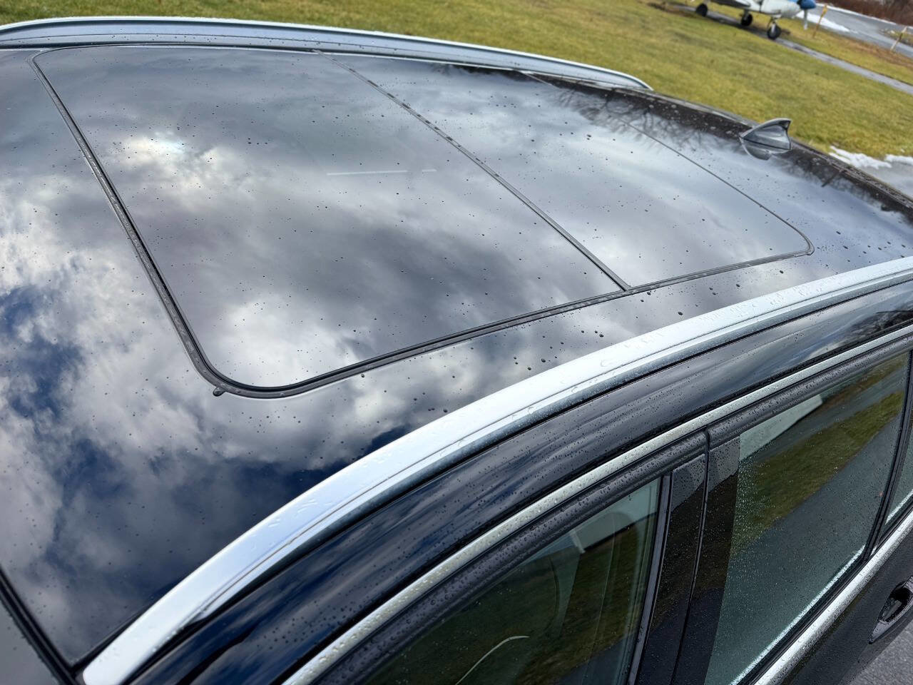 Used 2017 BMW 330i xDrive Wagon image 4