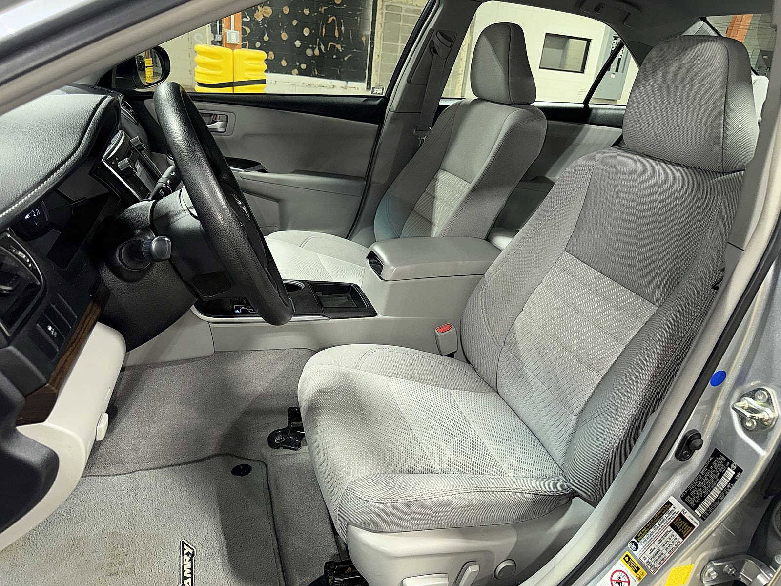 Used 2016 Toyota Camry LE FWD image 15