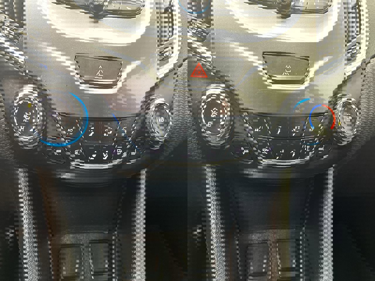 Used 2017 Chevrolet Cruze LT w/ Convenience Package image 19