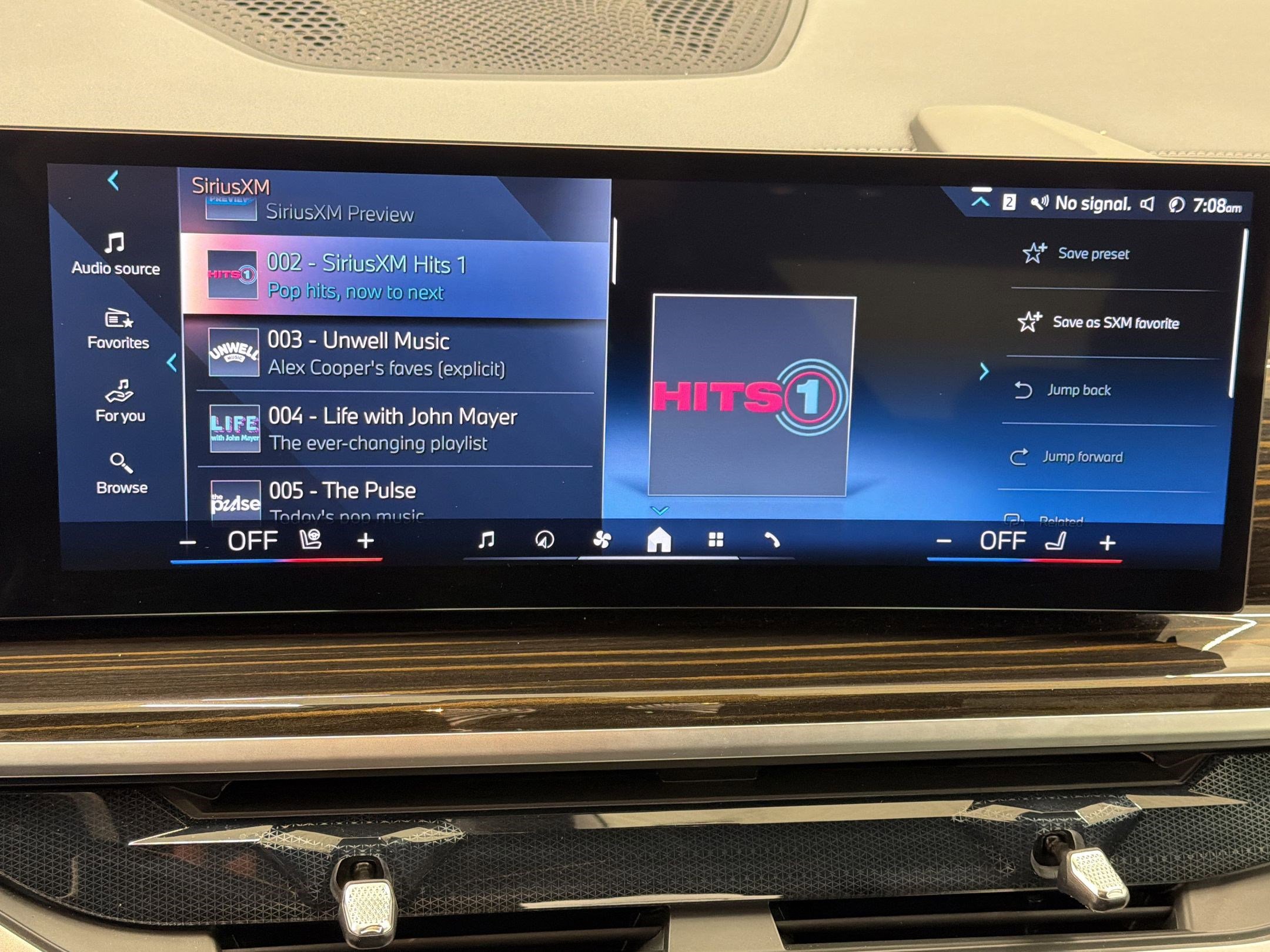 Certified 2025 BMW X7 xDrive40i w/ M Sport Package image 23