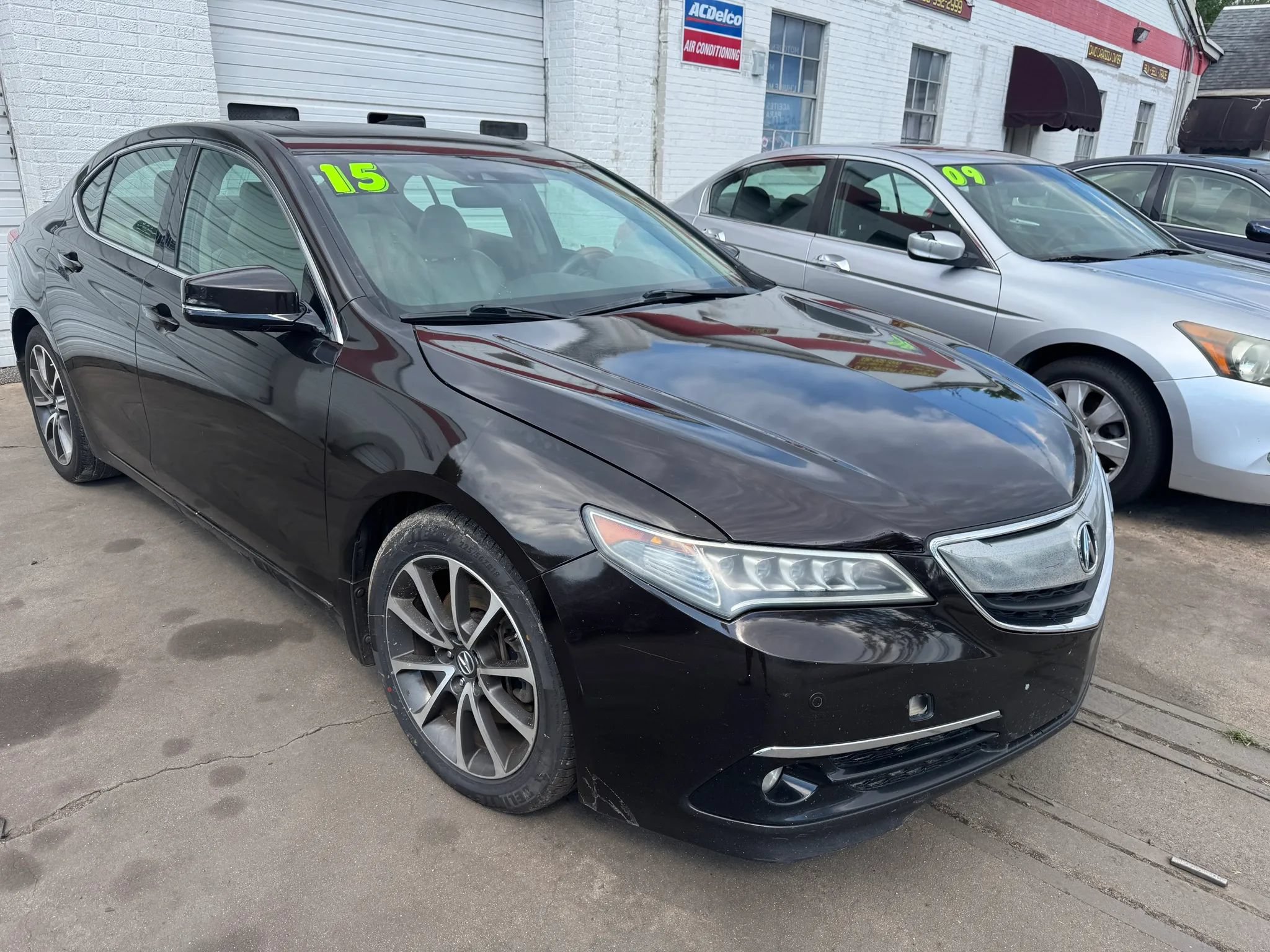 Used 2015 Acura TLX w/ Advance Package FWD image 2
