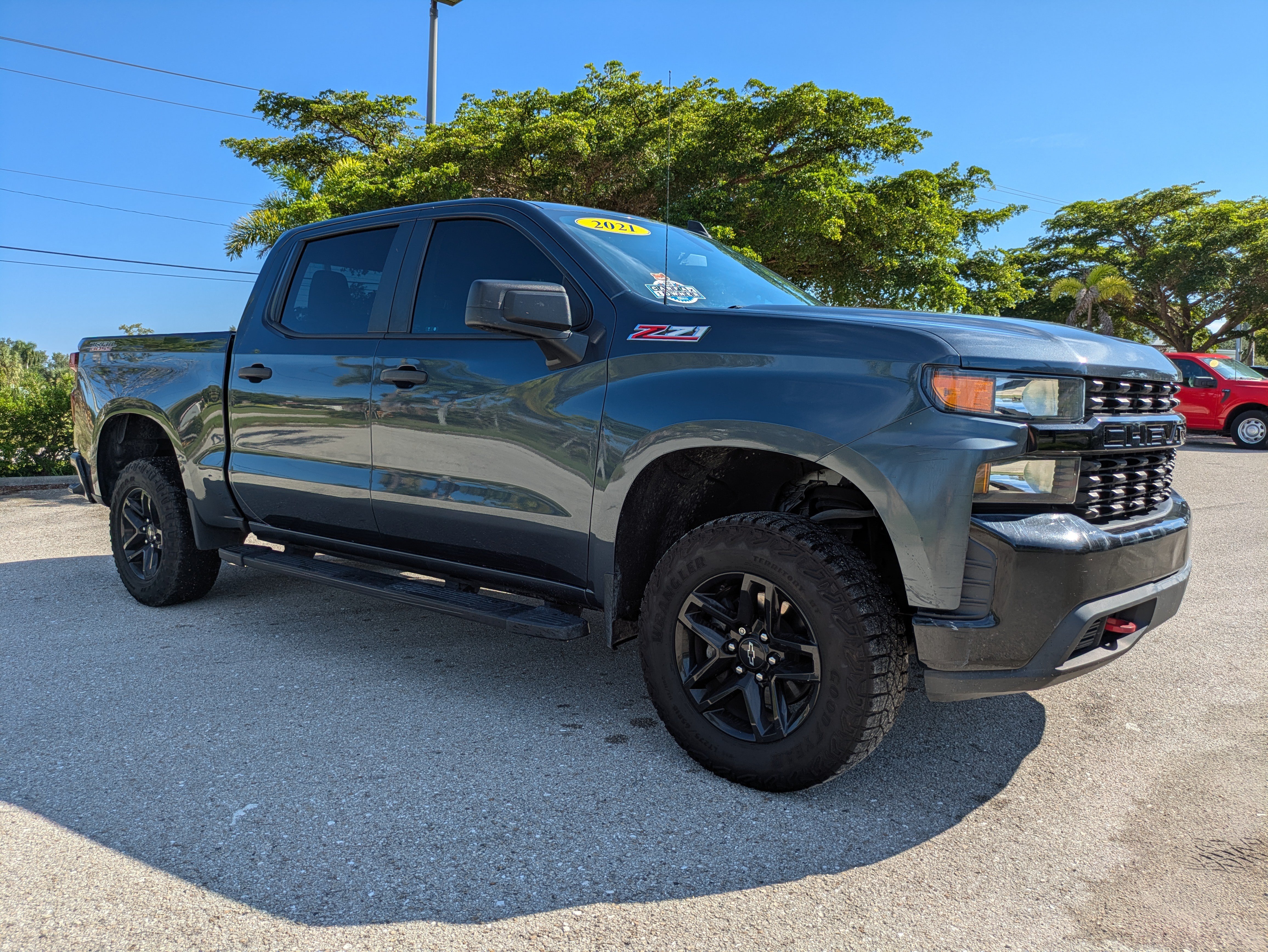 Used 2021 Chevrolet Silverado 1500 Custom Trail Boss AWD/4WD image 2