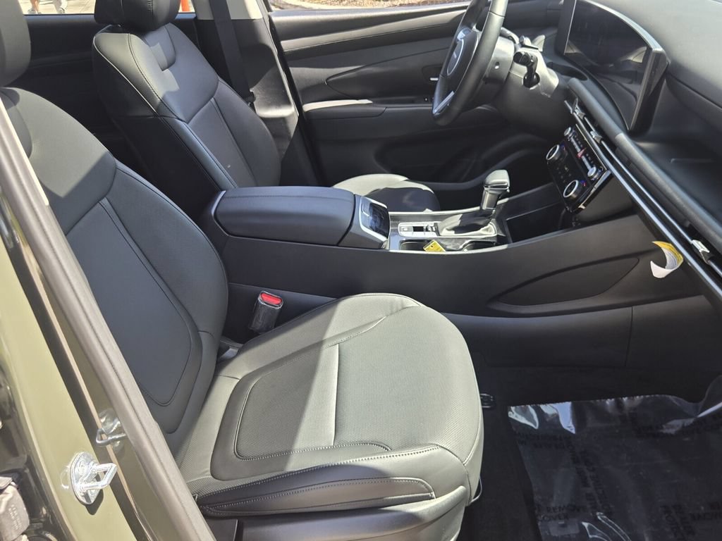 Used 2026 Hyundai Tucson SEL FWD image 16