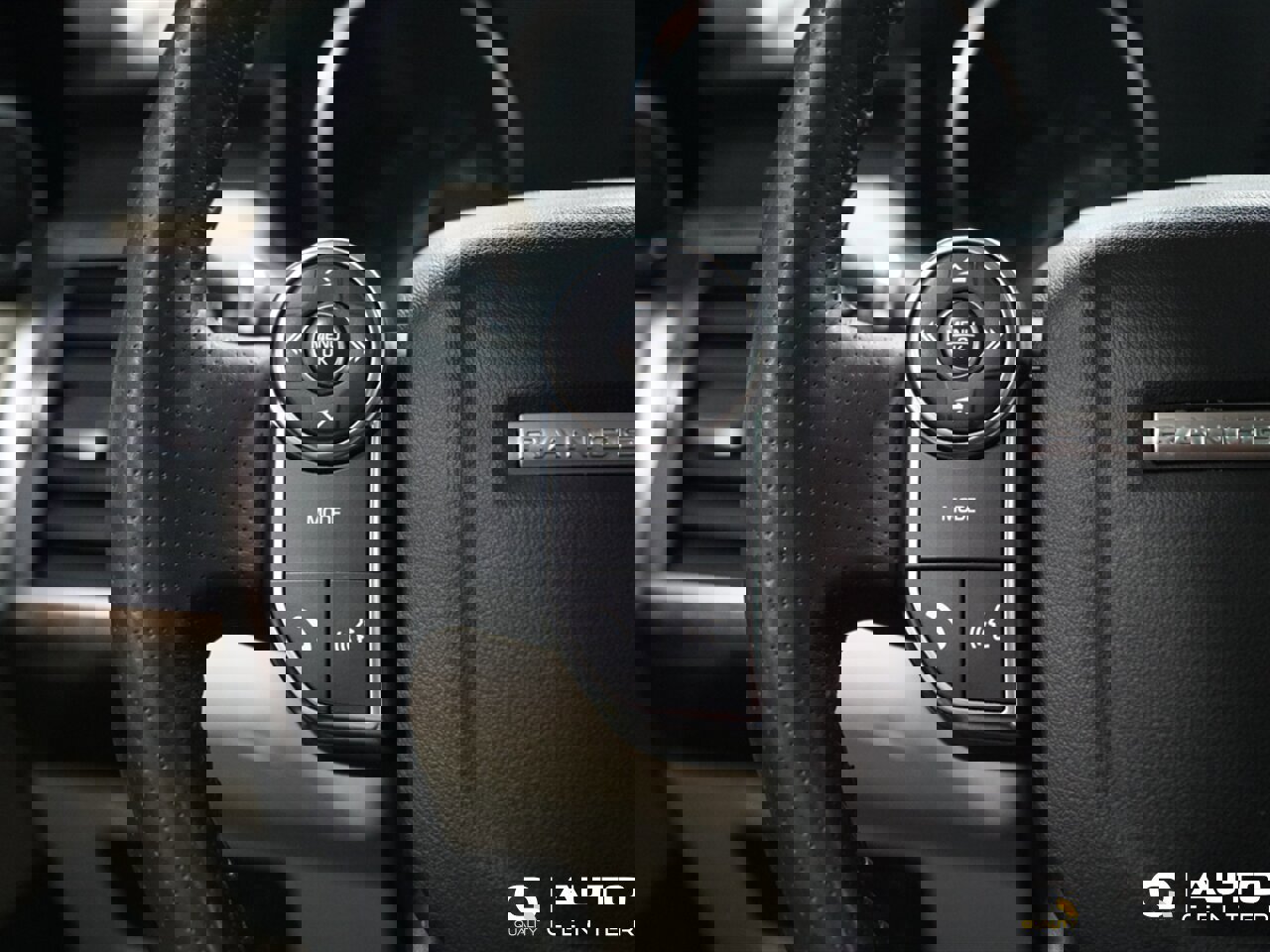 Used 2016 Land Rover Range Rover Sport HSE image 25