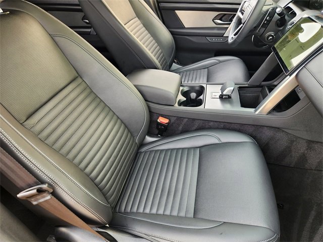 Used 2024 Land Rover Discovery Sport Dynamic SE image 14