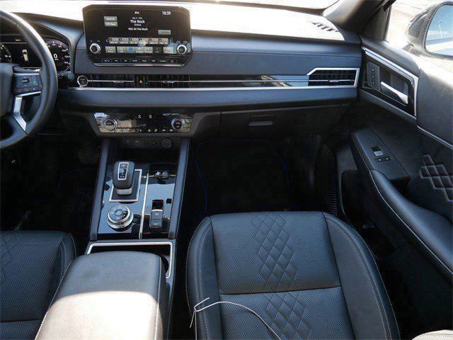 Used 2025 Mitsubishi Outlander SEL Black Edition image 12