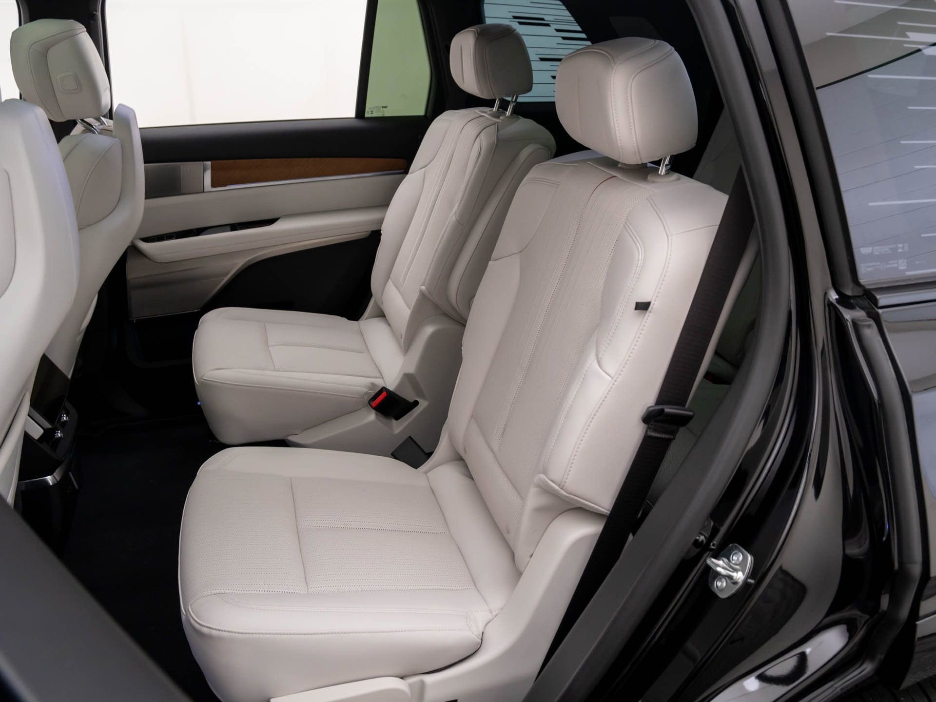 New 2026 Cadillac Vistiq Luxury w/ LPO, Floor Liner Package image 19