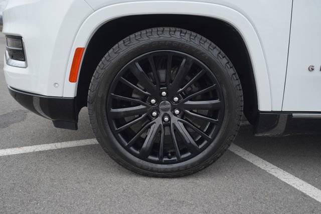 Used 2024 Jeep Grand Wagoneer L Series III image 11