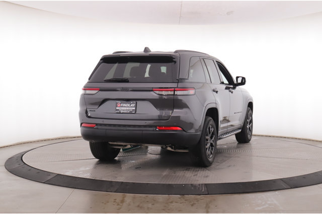Used 2025 Jeep Grand Cherokee Altitude AWD/4WD image 9