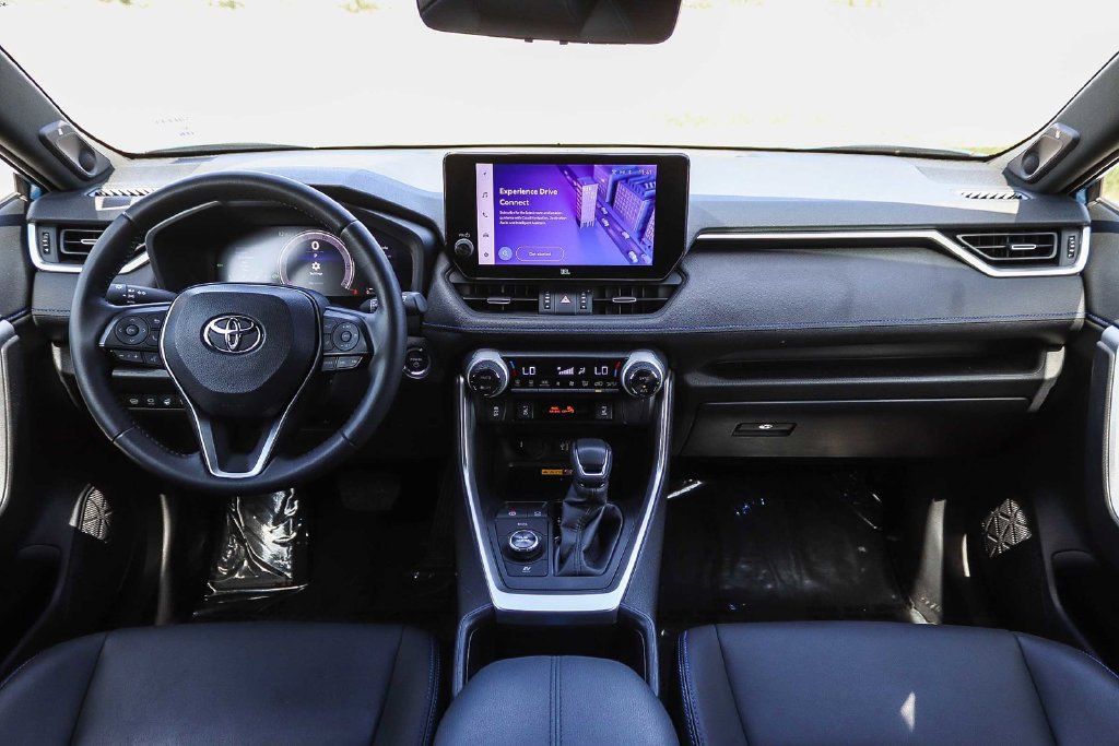 Used 2023 Toyota RAV4 XSE AWD/4WD image 14