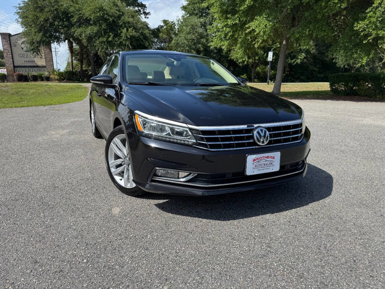 Used 2017 Volkswagen Passat 1.8T SEL Premium FWD image 39