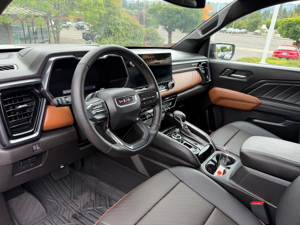 Used 2024 GMC Canyon AT4 w/ AT4 Premium Package AWD/4WD image 16